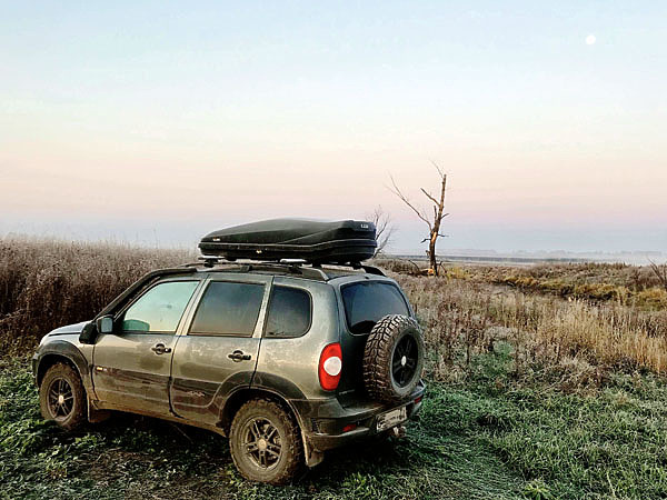 Изображение Оставив «Ниву», иду проверять наличие тока. Фото автора. 