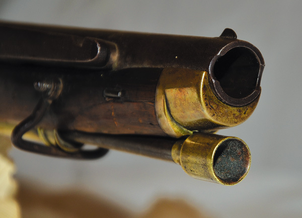 Изображение Выходы нарезов на дульном срезе «люттиха» снабжались особыми выемками, в которые вкладывались выступы пули при заряжании.