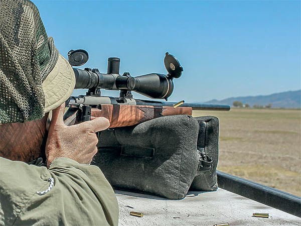 Изображение Прямоходный затвор на мелкашке соединяет выгоды полуавтомата и болта. Фото: Компания-производитель