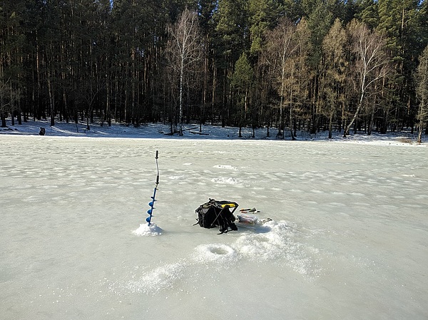 Изображение Атрибуты рыбалки на льду. Фото: Трембицкого Алексея. 