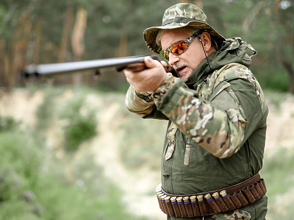 Изображение Не только на стенде но и на охоте желательно пользоваться защитными очками. Фото: shutterstock 