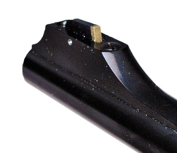 Изображение Мушка имеет контрастную латунную вставку, что помогает прицеливаться как при хорошем освещении, так и в сумерках.