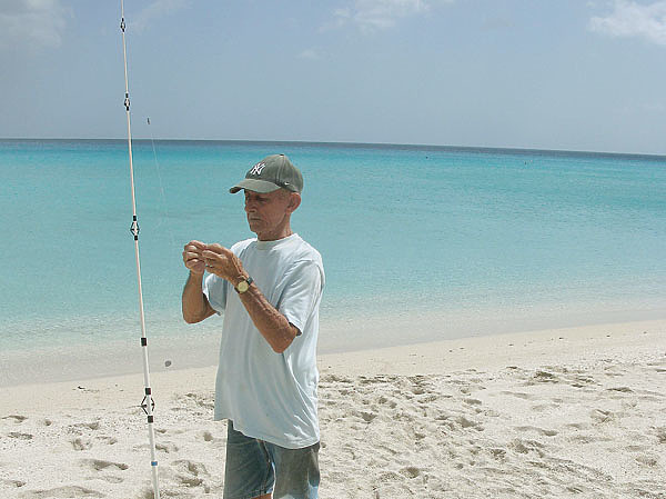 Изображение Рыбалка с берега предполагает дальний заброс снасти мощным удилищем
с катушкой. Фото: Марьяничева Алексея.