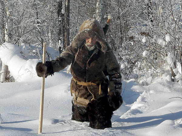 Изображение Рыбалка начинается с трудной дороги к озеру. Фото: Степан Сивцов.