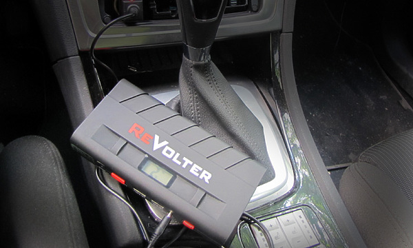 Изображение Пуско-зарядное устройство ReVolter Nitro - это по-настоящему универсальная "палочка-выручалочка"