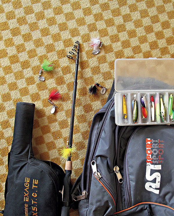 Изображение В рюкзак укладываю вейдерсы, ботинки — и я готов! Фото: Алексей Коломиец.