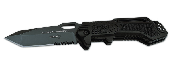 Изображение У Boker есть модель «Калашников», выпущенная с согласия знаменитого конструктора. Форма ножа имитирует самый массовый автомат XX века. Михаил Тимофеевич приезжал в Золинген, гостил на производстве. 