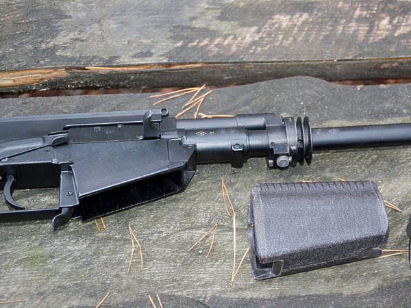 Изображение При наличии деревянного приклада пластиковое цевье смотрится немного странно. Фото автора.