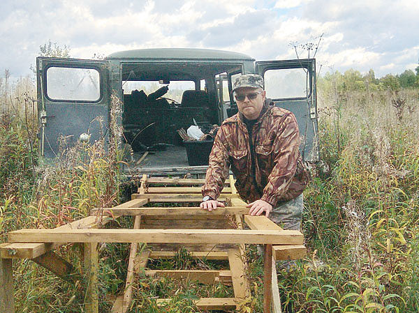 Изображение Порой переносной лабаз — единственно возможный вариант. И делается быстро, и охотиться с ним удобно. ФОТО ДМИТРИЯ ВАСИЛЬЕВА 