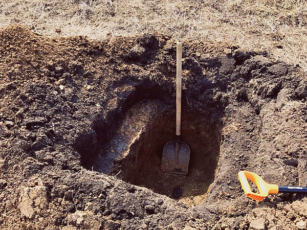 Изображение Уступ-ступенька, для захода и сидения. Фото автора. 