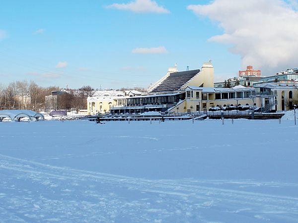 Изображение Химкинское водохранилище изобилует полосатым хищником. Фото: Смирнова Сергея.