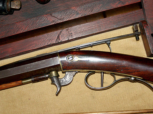 Изображение Запальное отверстие снизу сравнительно редко встречается на дульнозарядном оружии. ФОТО ИГОРЯ ВЕРБОВСКОГО