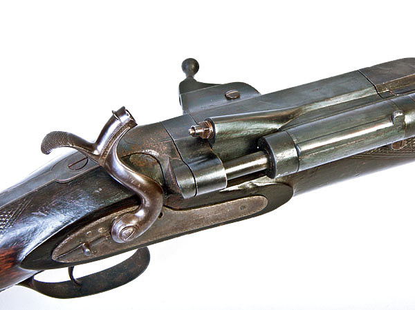 Изображение Наиболее частой защитой от случайного выстрела является предохранительный взвод. ФОТО: ИГОРЬ ВЕРБОВСКИЙ 