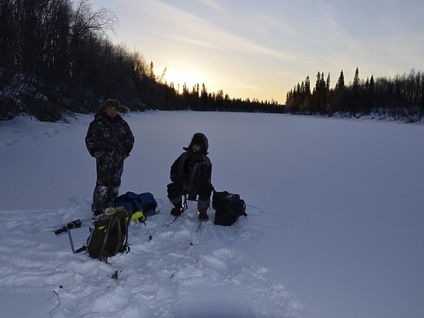 Изображение А это небольшой перекур по дороге домой после успешной рыбалки. Фото: Шеляга Геннадия.