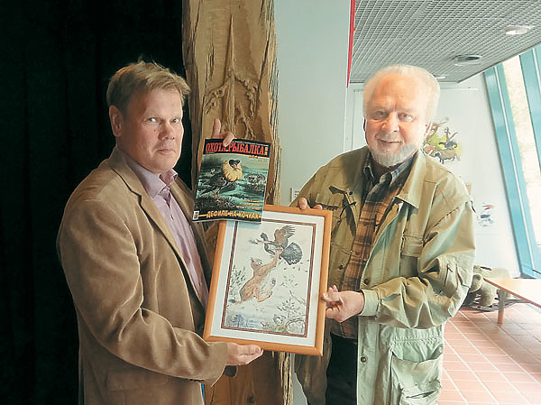 Изображение Главный редактор журнала Павел Николаевич ГУСЕВ и куратор музея Веса АНТИЛЛА. ФОТО: ИЛЬЯ КОЙВИСТО, АНТТИ САРАЯ