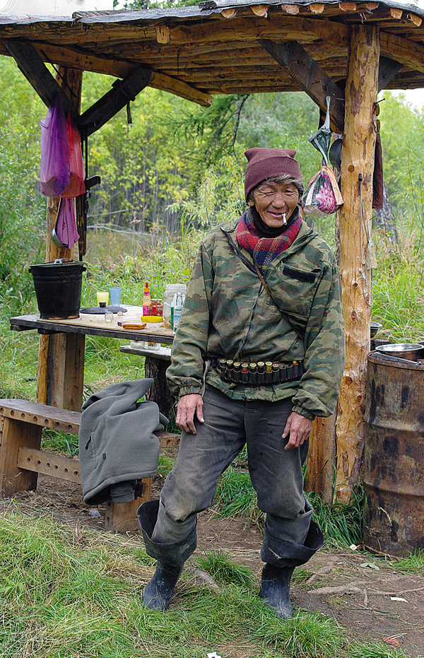 Изображение Поселки, где раньше люди были заняты организованным промыслом, ныне обезлюдели. Человеку нечем заняться в глухих районах...