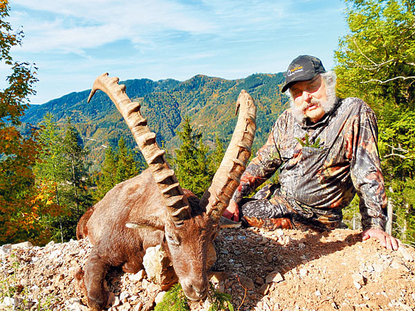 Изображение Трофей добыт, охота закончена. Можно расслабиться  и сделать нескоько снимков на память. Фото автора. 