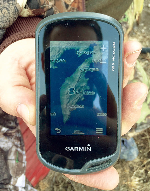 Изображение Спутниковый навигатор упрощает ориентирование на местности. Фото автора.
