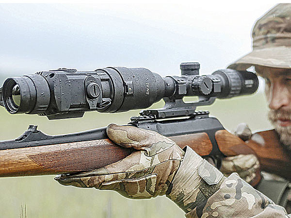 Изображение Установка насадки перед прицелом не мешает стрелку и не меняет вкладку. Фото компании-производителя.