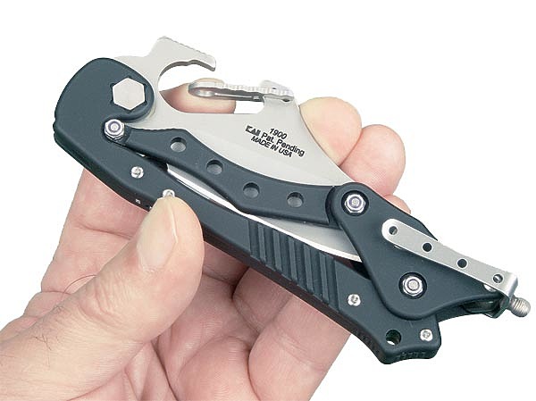 Изображение Надо помнить, что складной нож не игрушка, а мощный и практичный инструмент. Фото: Антон Журавков 