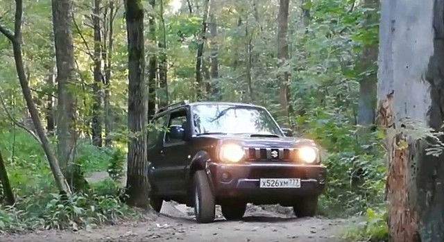 Маленький проходимец: Едем на рыбалку с лодкой на миниатюрном Suzuki Jimny